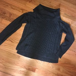 NWT SWEATER 💜💜😊🤗